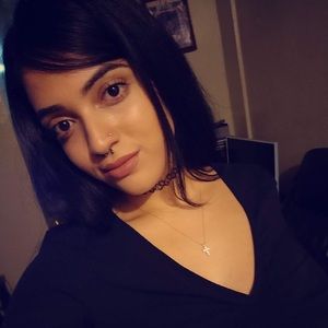 Meet your Posher, Iris